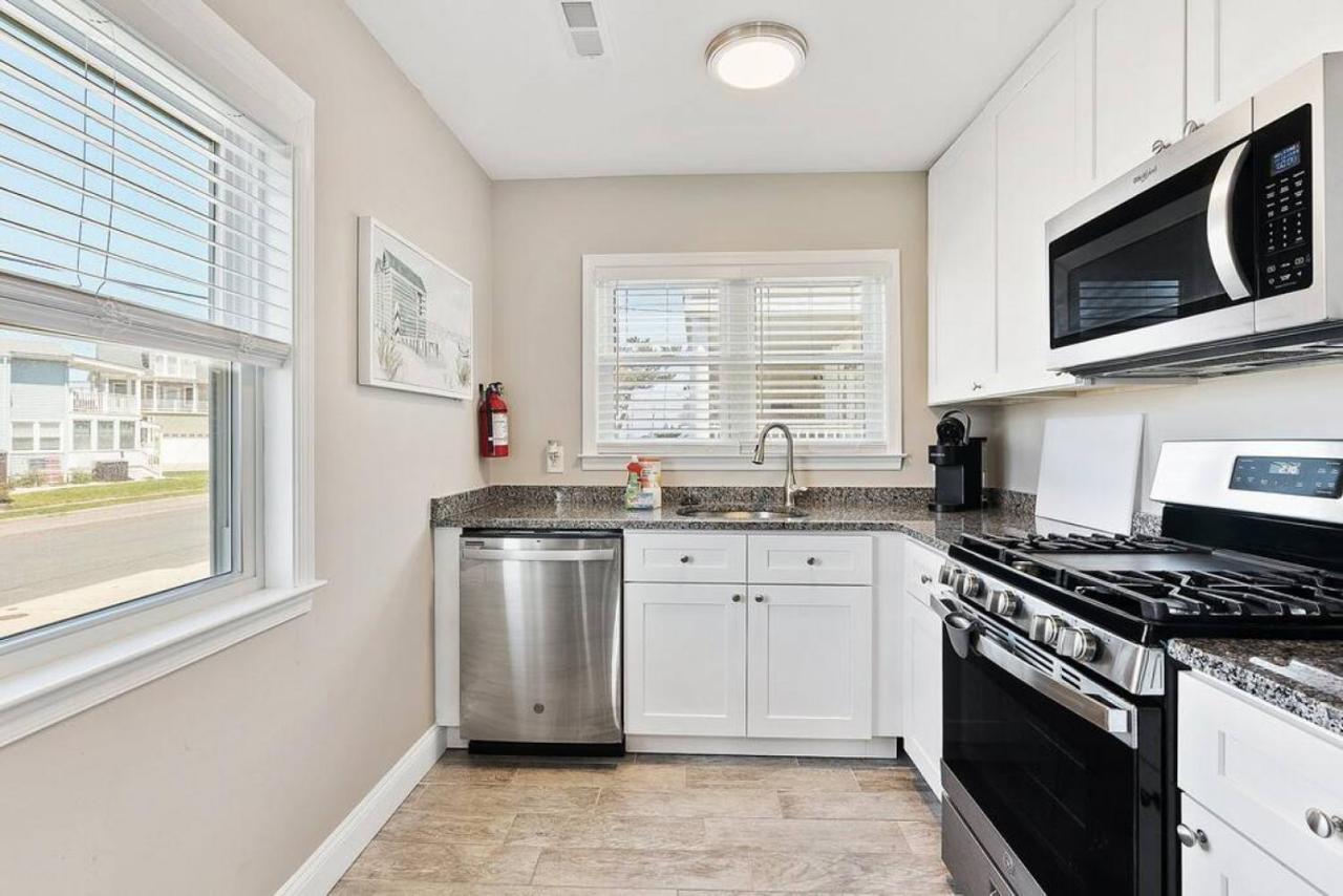 Spectacular 3 Bedroom Condo One Block To The Beach Brigantine Exterior photo